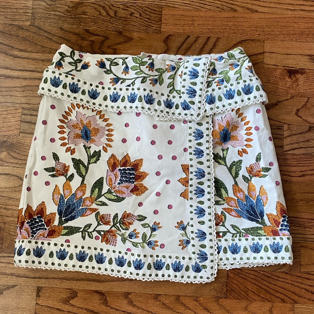 Farm Summer Garden Skirt / Size M / NWT.